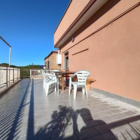 Avellini - Delightful And Spacious Apartment With Terrace - Near Metro A Cornelia Rome Buitenkant foto