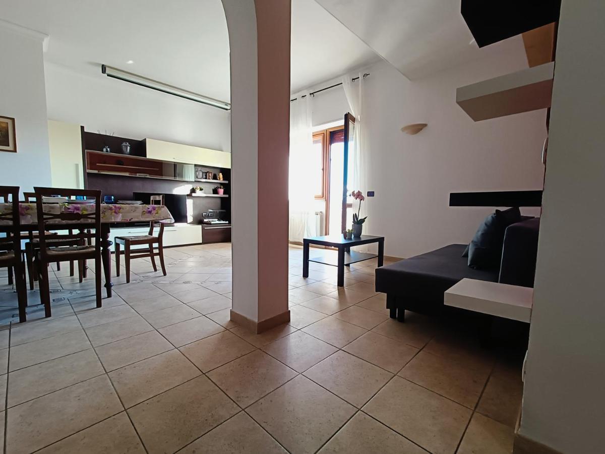 Avellini - Delightful And Spacious Apartment With Terrace - Near Metro A Cornelia Rome Buitenkant foto