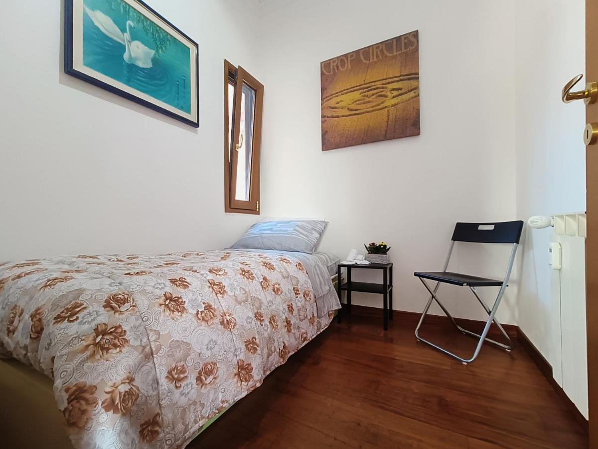 Avellini - Delightful And Spacious Apartment With Terrace - Near Metro A Cornelia Rome Buitenkant foto