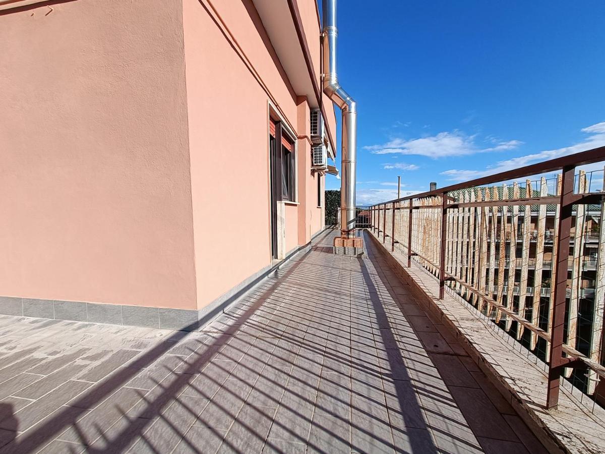 Avellini - Delightful And Spacious Apartment With Terrace - Near Metro A Cornelia Rome Buitenkant foto