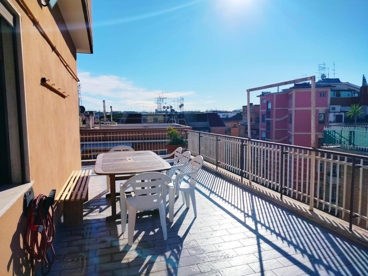 Avellini - Delightful And Spacious Apartment With Terrace - Near Metro A Cornelia Rome Buitenkant foto