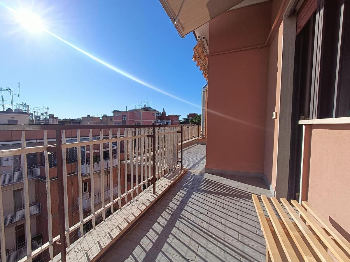 Avellini - Delightful And Spacious Apartment With Terrace - Near Metro A Cornelia Rome Buitenkant foto