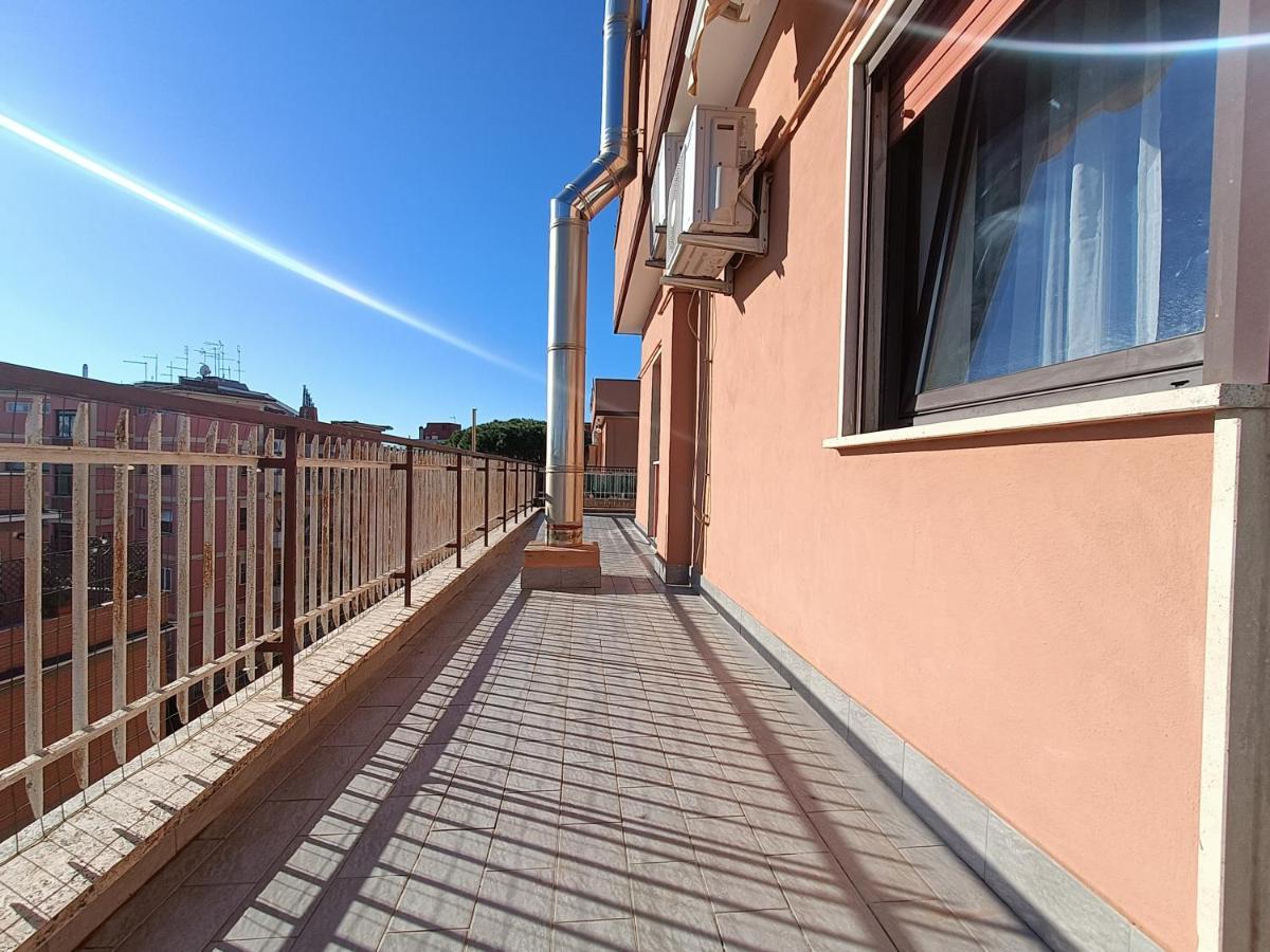 Avellini - Delightful And Spacious Apartment With Terrace - Near Metro A Cornelia Rome Buitenkant foto